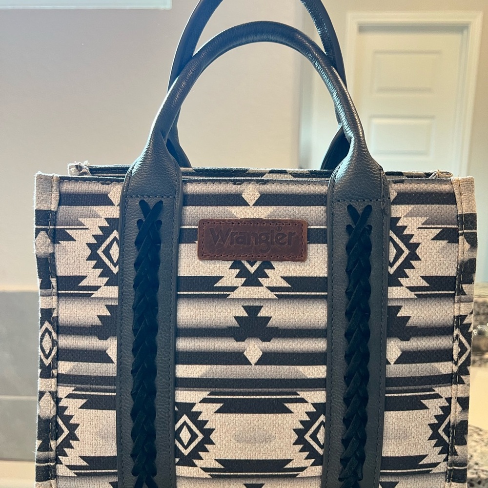 Wrangler Geometric Black and Gray Tote